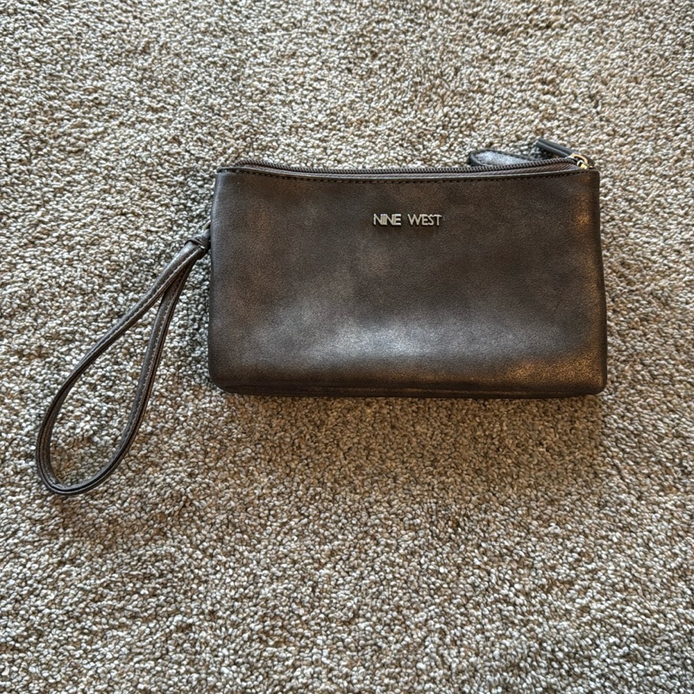 Nine West wristlet wallet